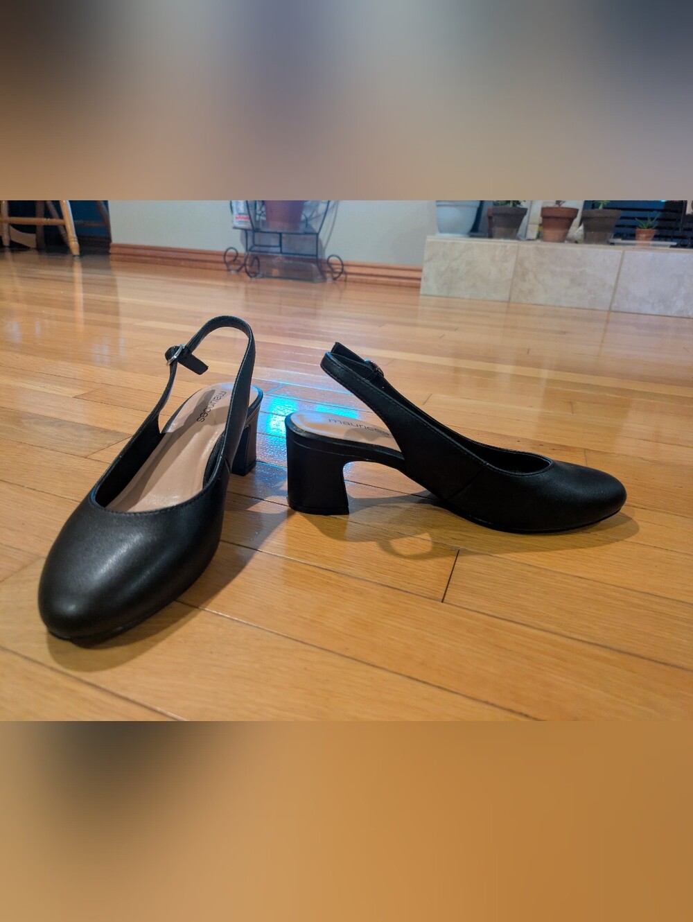 women's close-toed heels - size 6